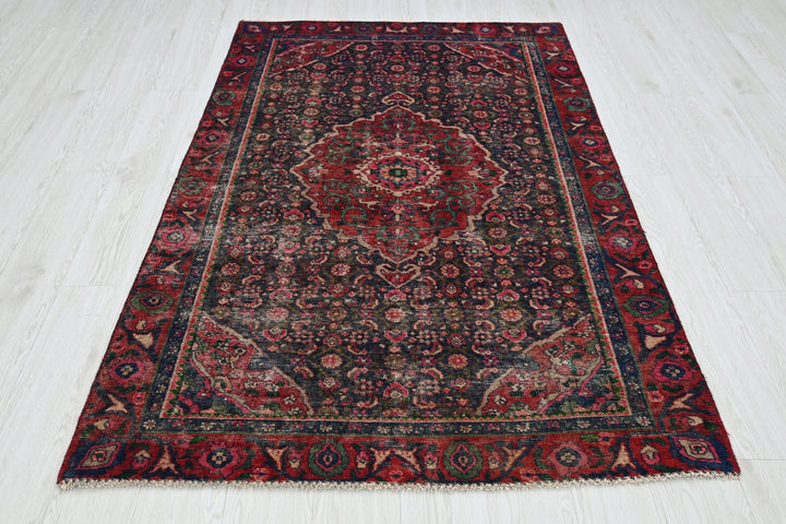blue Accent rug 4' 0" x 6' 4"