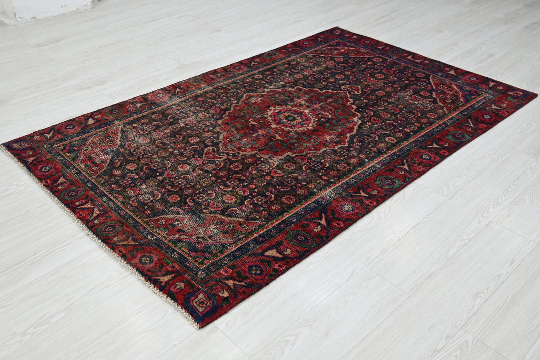blue Accent rug 4' 0" x 6' 4"