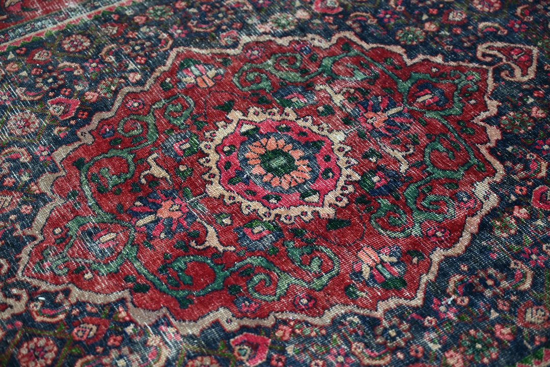 blue Accent rug 4' 0" x 6' 4"