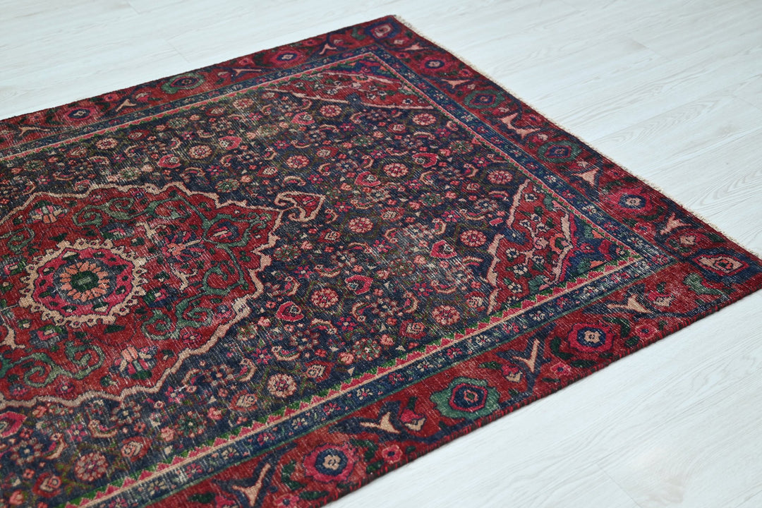 blue Accent rug 4' 0" x 6' 4"