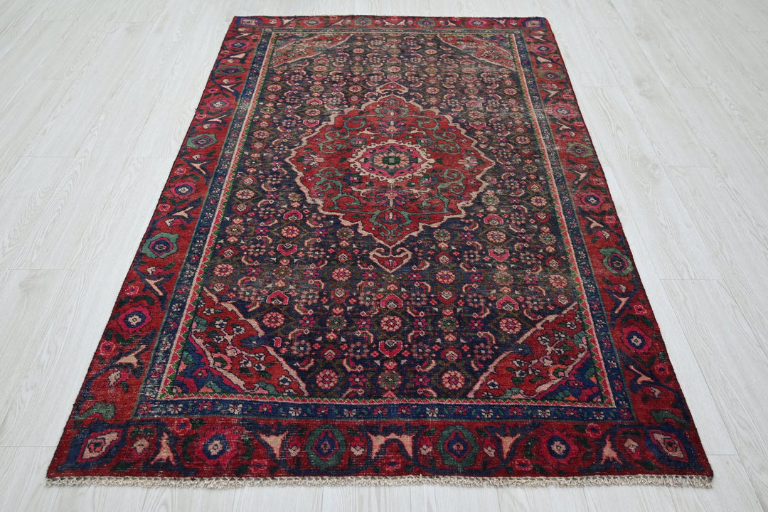 blue Accent rug 4' 0" x 6' 4"