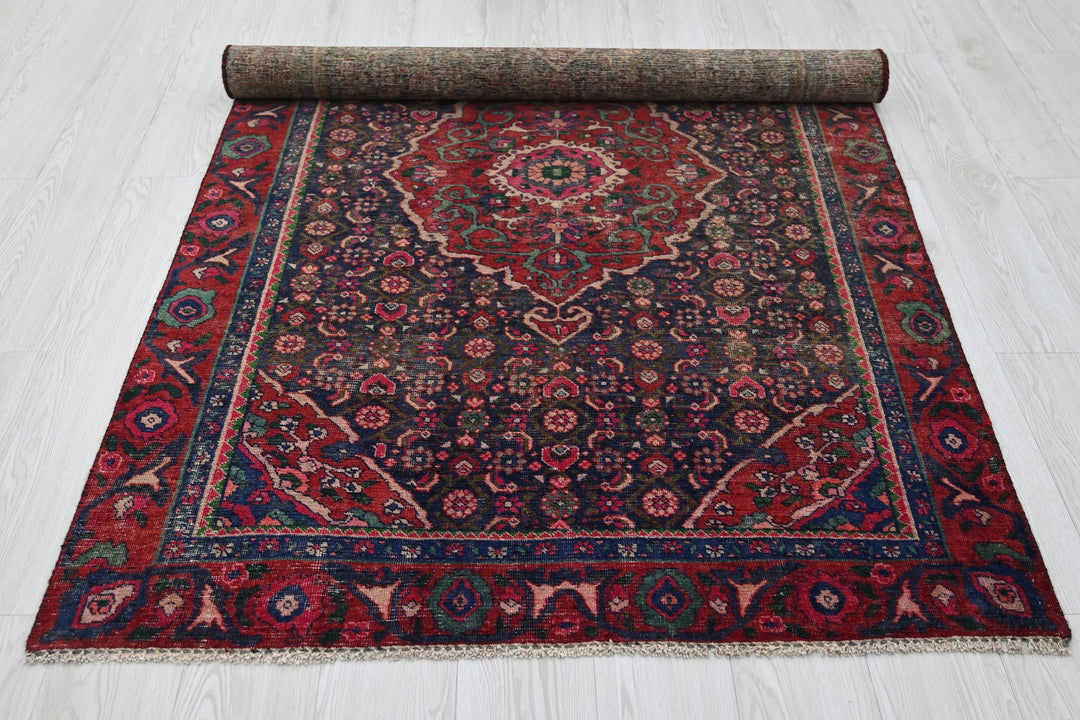 blue Accent rug 4' 0" x 6' 4"
