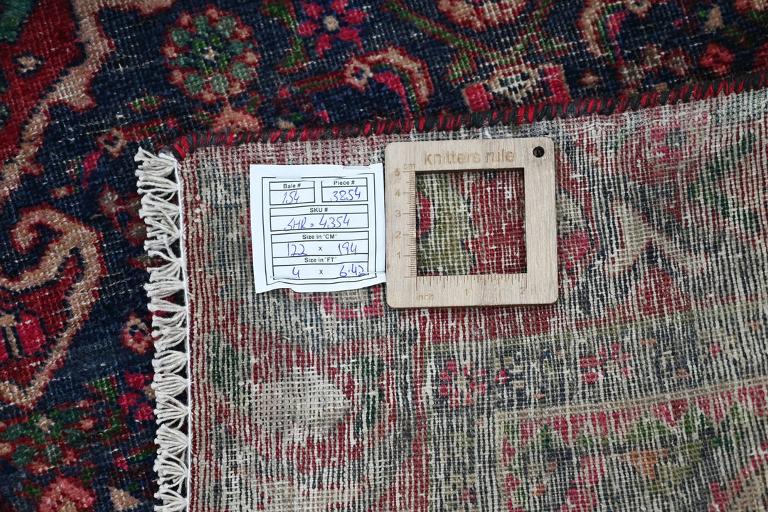 blue Accent rug 4' 0" x 6' 4"