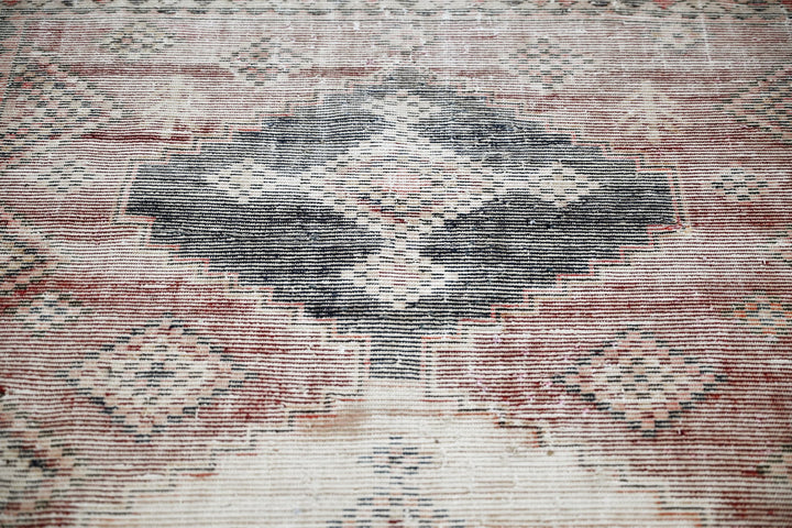 brown Medium rug 4' 10" x 7' 10"