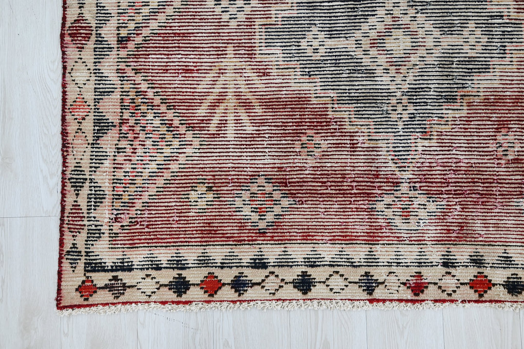 brown Medium rug 4' 10" x 7' 10"