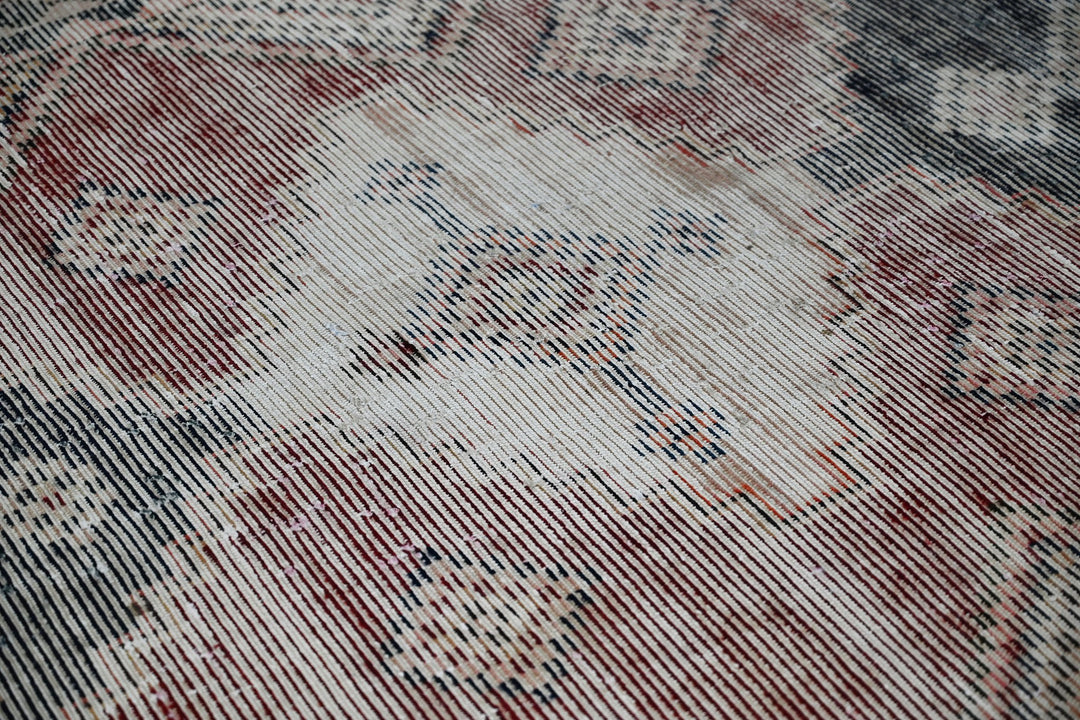 brown Medium rug 4' 10" x 7' 10"