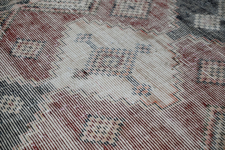 brown Medium rug 4' 10" x 7' 10"