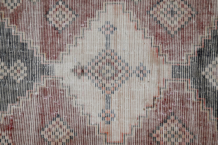 brown Medium rug 4' 10" x 7' 10"