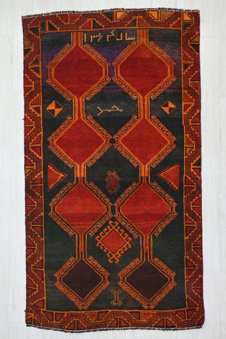 black Medium rug 4' 3" x 8' 1"