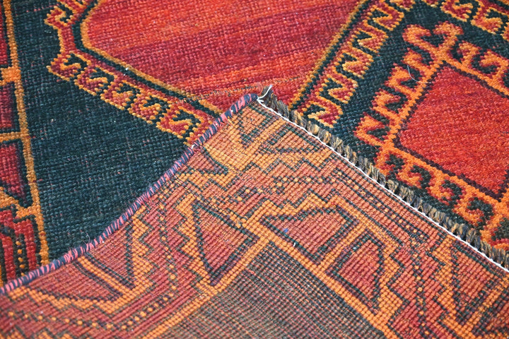 black Medium rug 4' 3" x 8' 1"