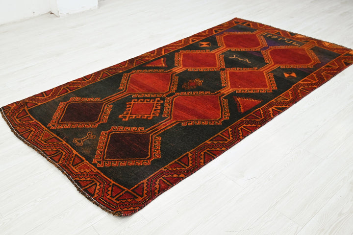 black Medium rug 4' 3" x 8' 1"