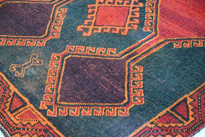 black Medium rug 4' 3" x 8' 1"