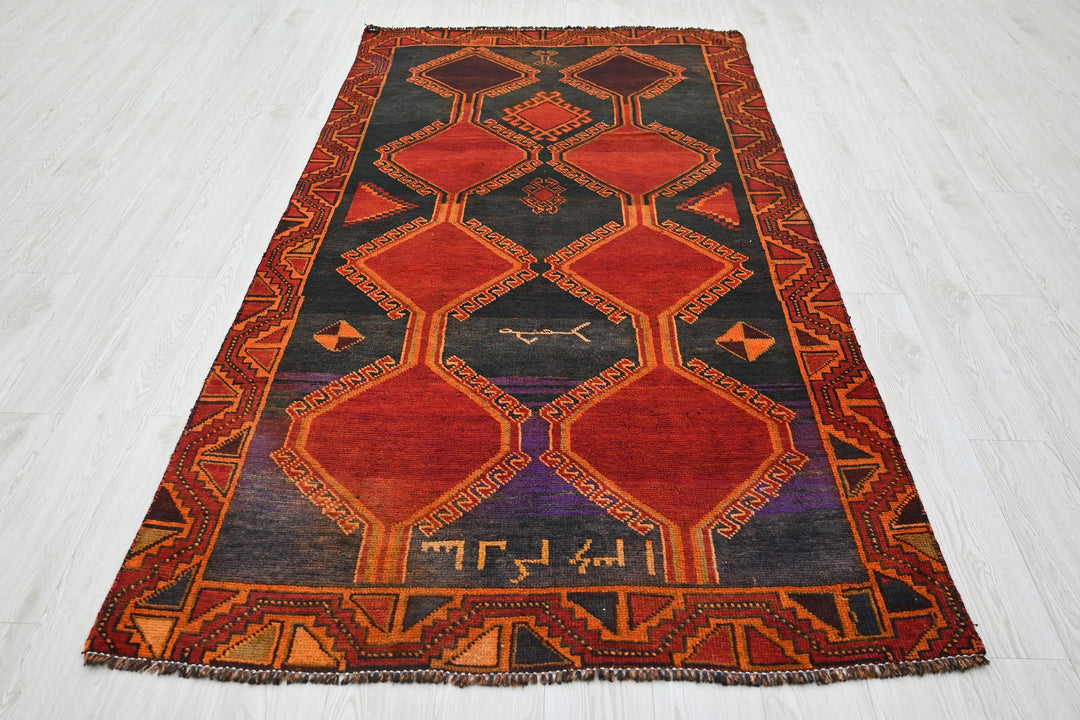 black Medium rug 4' 3" x 8' 1"
