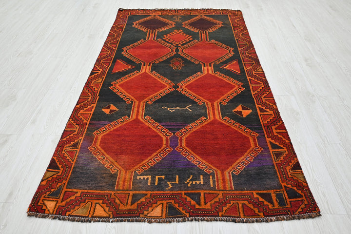 black Medium rug 4' 3" x 8' 1"