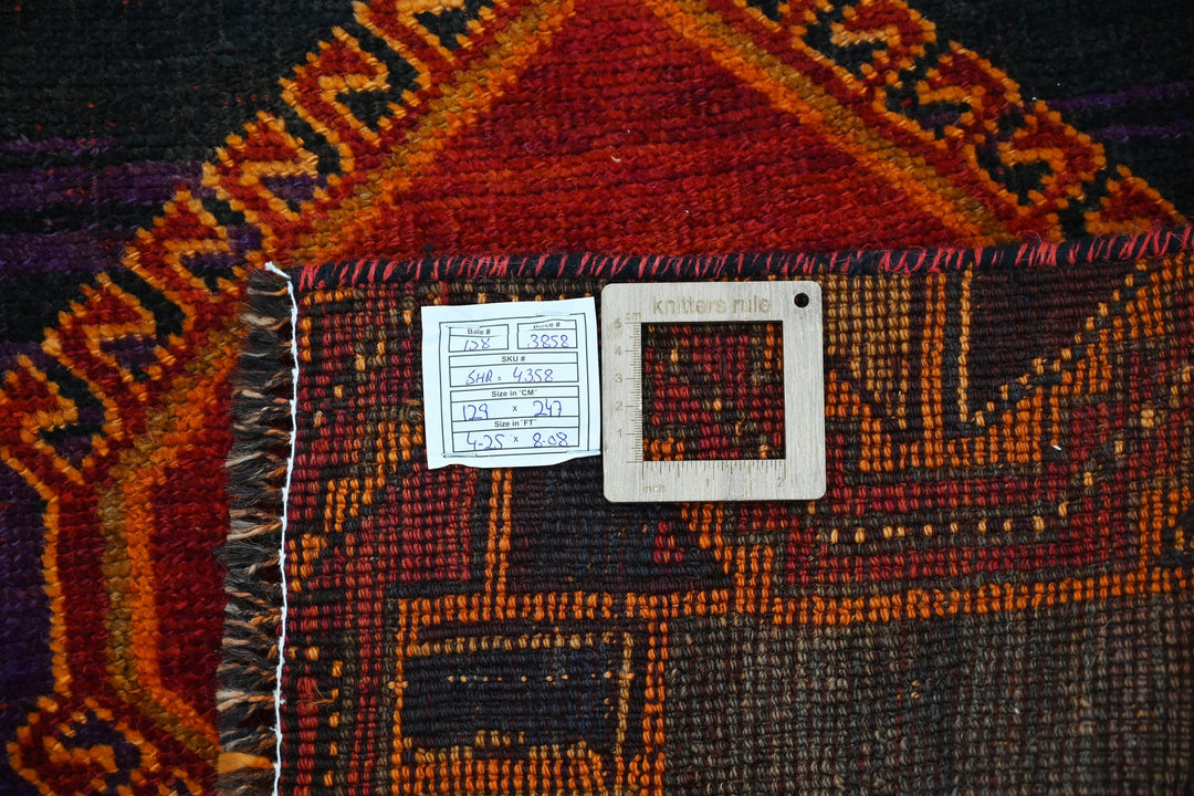 black Medium rug 4' 3" x 8' 1"