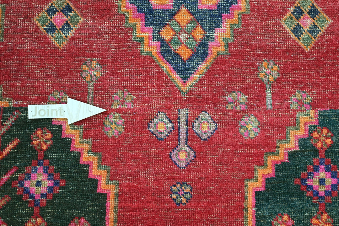 red Medium rug 4' 3" x 7' 4"
