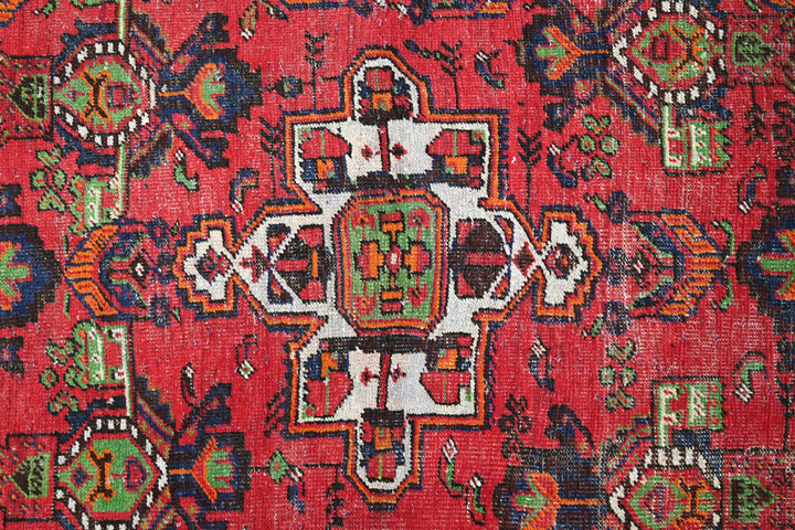red Medium rug 4' 6" x 7' 9"
