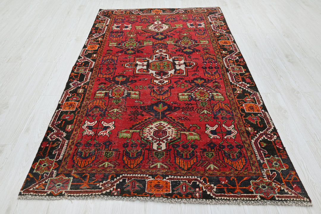 red Medium rug 4' 6" x 7' 9"