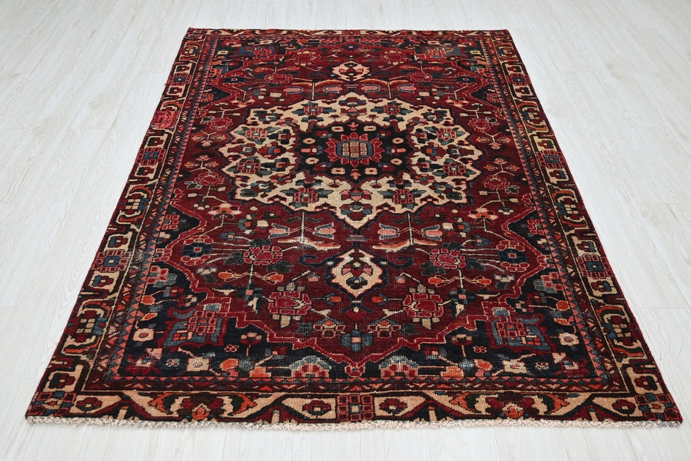 red Medium rug 5' 0" x 7' 1"