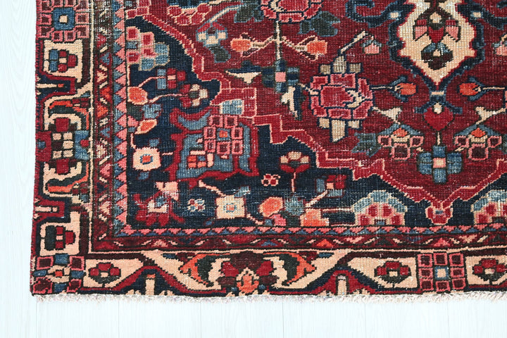 red Medium rug 5' 0" x 7' 1"
