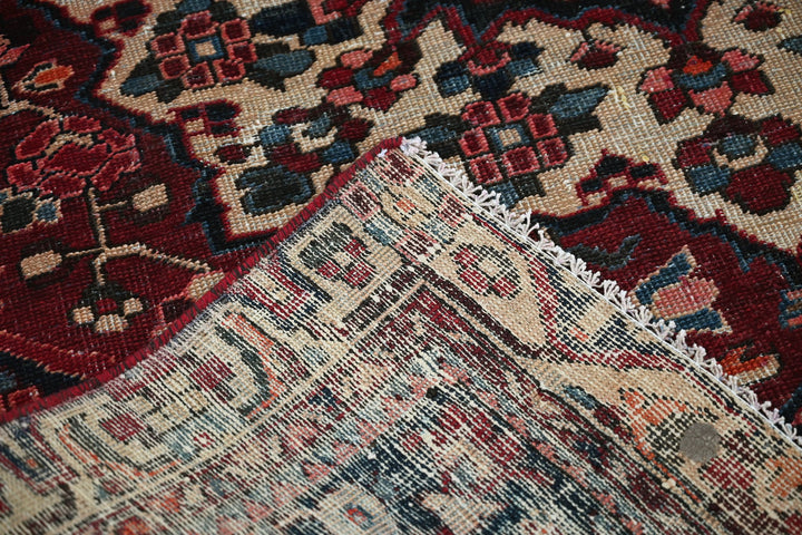 red Medium rug 5' 0" x 7' 1"