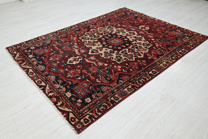 red Medium rug 5' 0" x 7' 1"