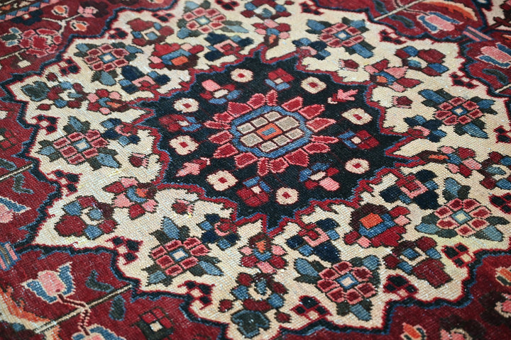 red Medium rug 5' 0" x 7' 1"