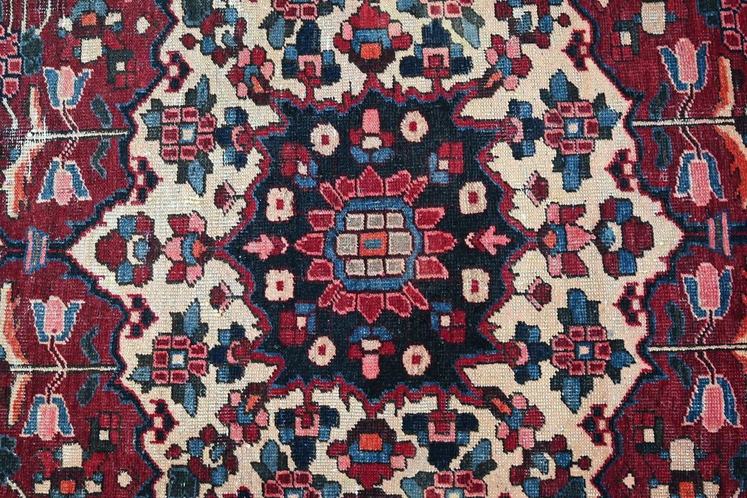 red Medium rug 5' 0" x 7' 1"