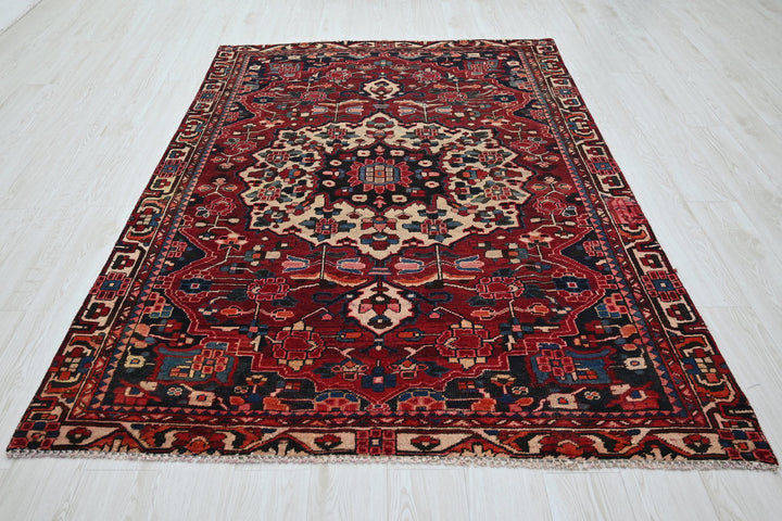 red Medium rug 5' 0" x 7' 1"