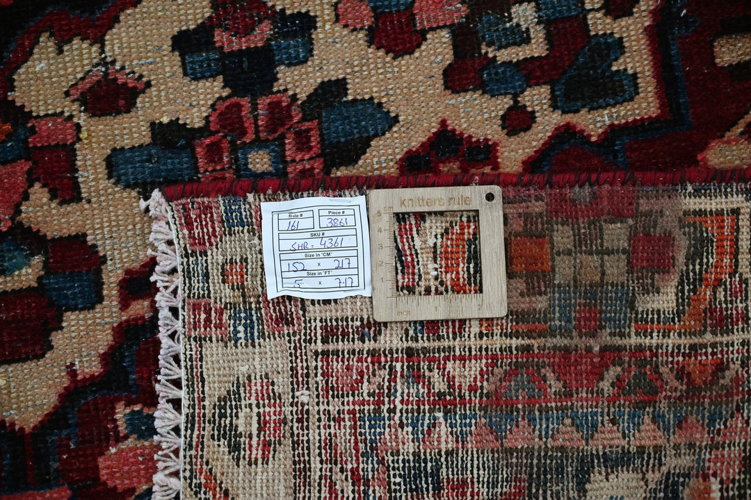 red Medium rug 5' 0" x 7' 1"