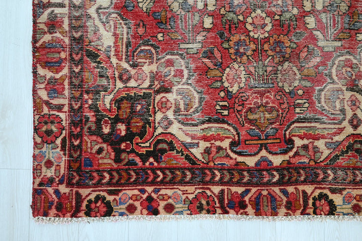 red Medium rug 4' 10" x 9' 4"