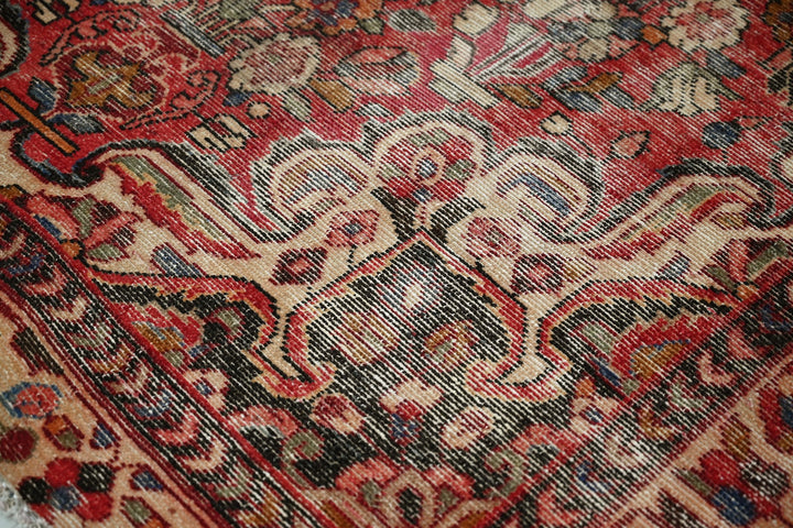 red Medium rug 4' 10" x 9' 4"