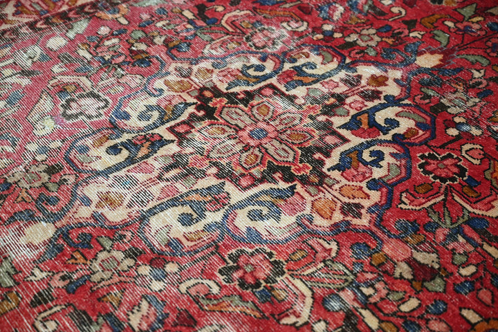 red Medium rug 4' 10" x 9' 4"