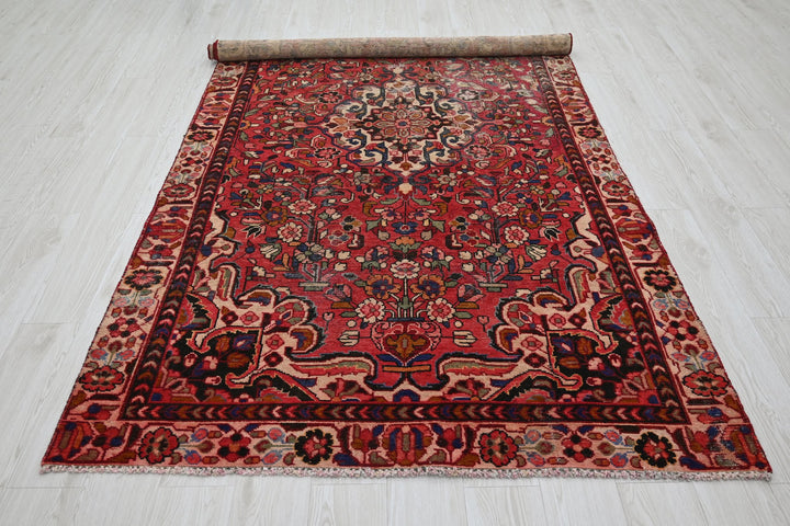 red Medium rug 4' 10" x 9' 4"
