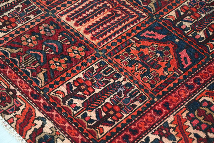 red Medium rug 4' 8" x 6' 4"