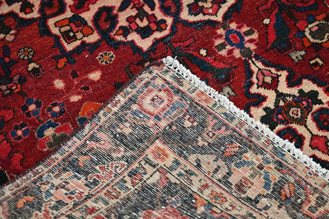 red Medium rug 5' 2" x 8' 6"