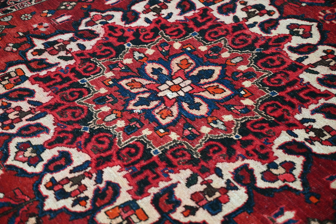 red Medium rug 5' 2" x 8' 6"