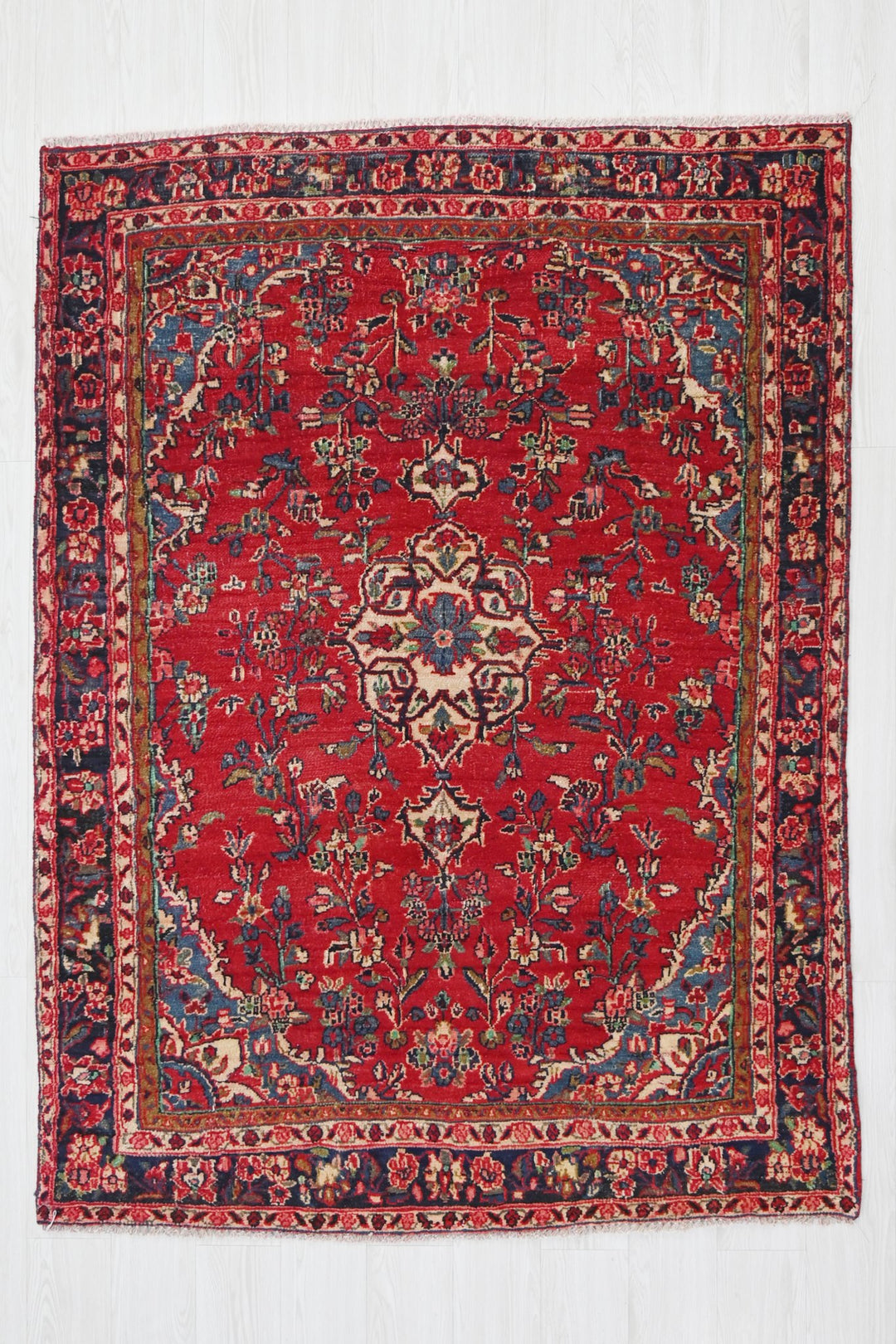 red Medium rug 4' 8" x 6' 4"