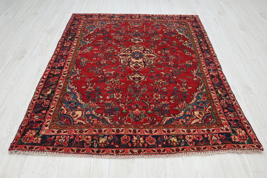 red Medium rug 4' 8" x 6' 4"