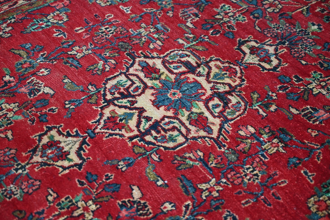 red Medium rug 4' 8" x 6' 4"