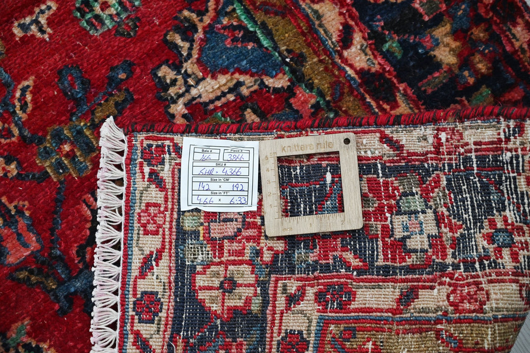 red Medium rug 4' 8" x 6' 4"