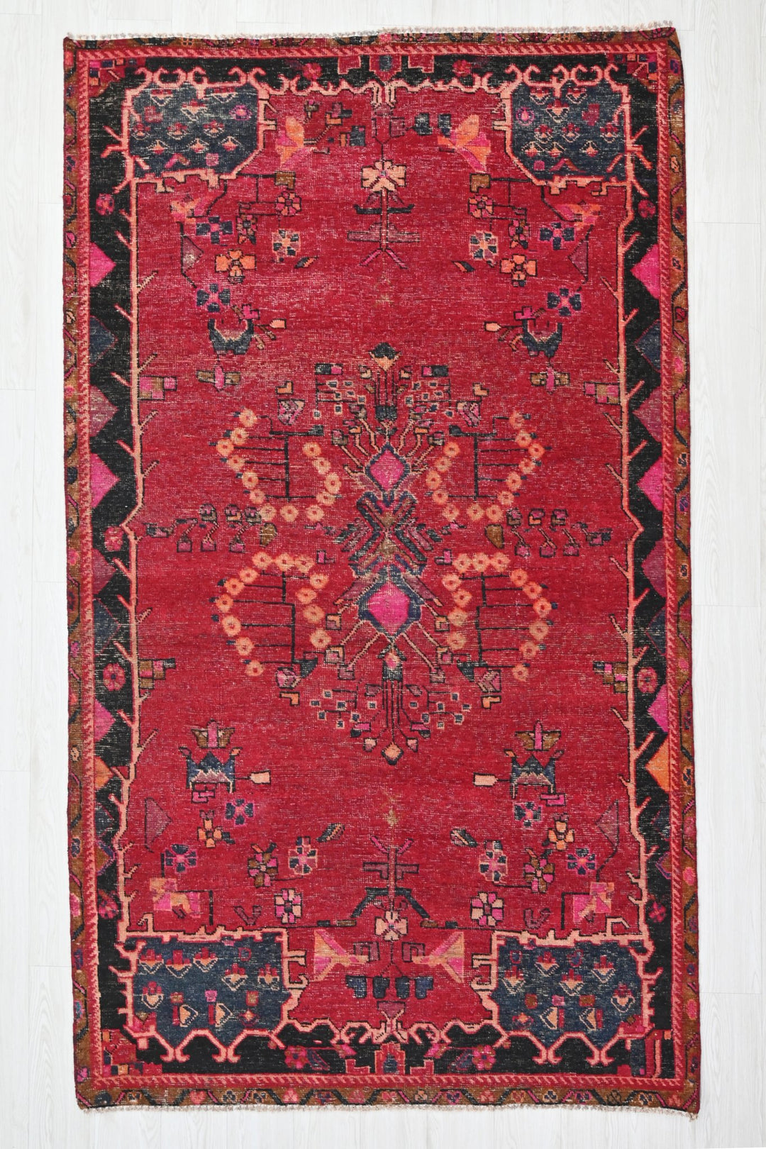 red Medium rug 4' 9" x 8' 4"