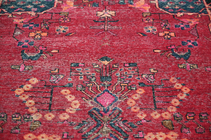 red Medium rug 4' 9" x 8' 4"