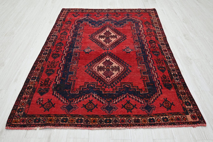 red Medium rug 4' 11" x 6' 11"