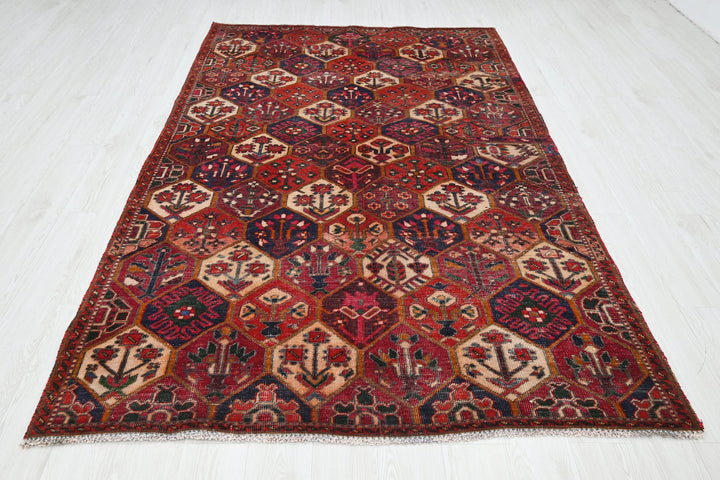 red Medium rug 5' 4" x 8' 10"