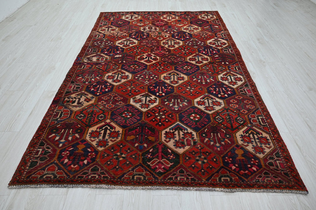 red Medium rug 5' 4" x 8' 10"