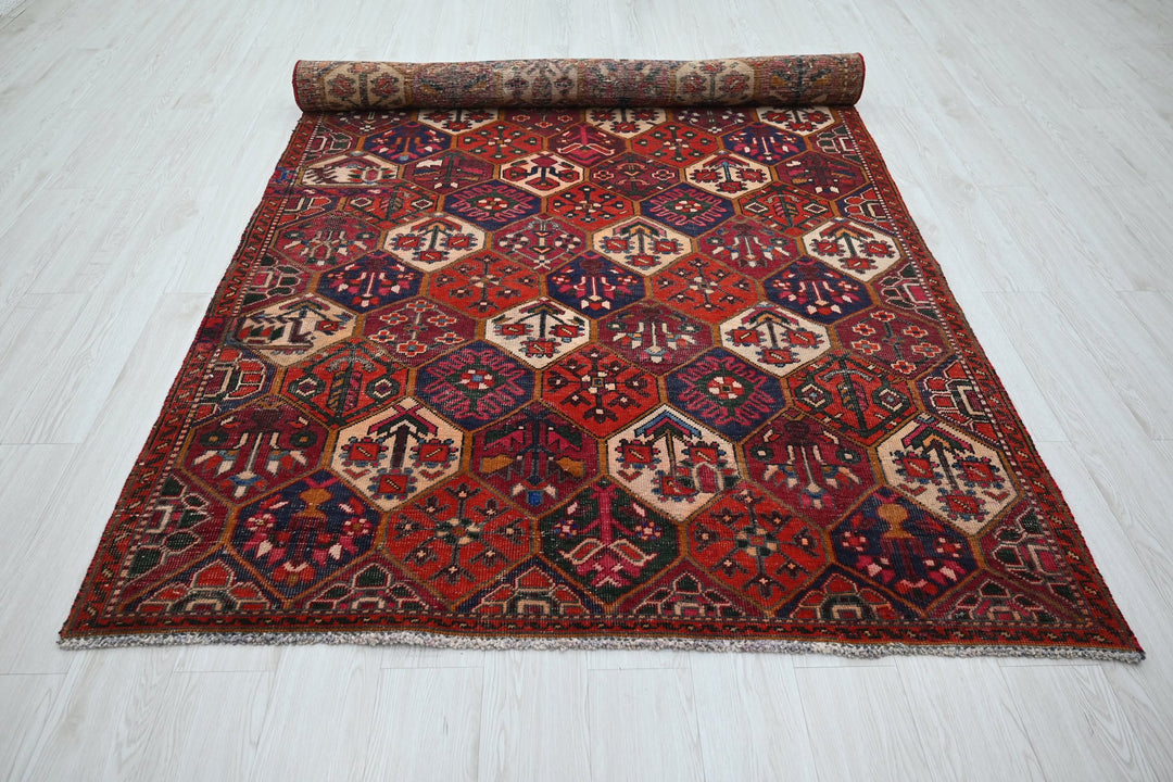 red Medium rug 5' 4" x 8' 10"