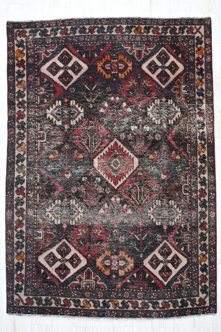 black Medium rug 5' 3" x 7' 0"