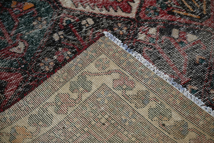 black Medium rug 5' 3" x 7' 0"