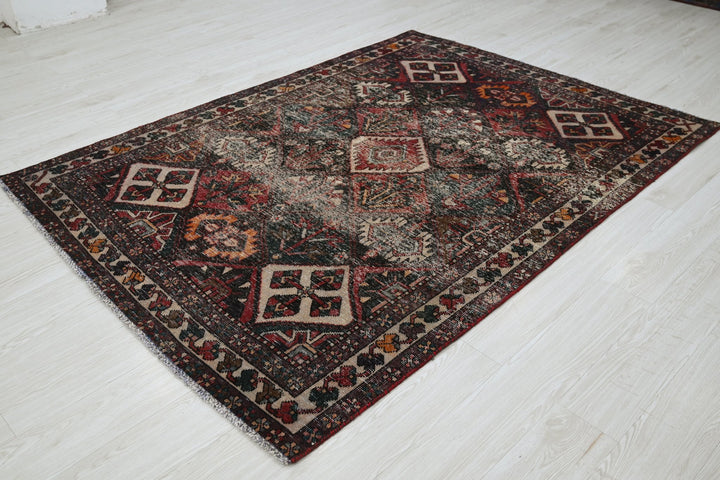 black Medium rug 5' 3" x 7' 0"